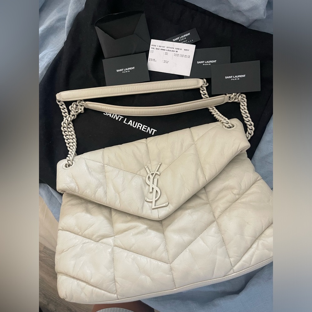 Saint Laurent Medium Lou Leather puffer bag color is the off-white
